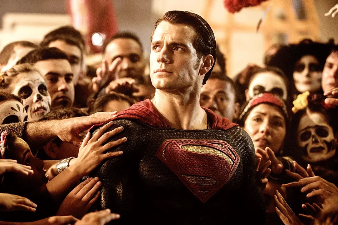 Henry Cavill deixa de ser Super-Homem. Herói será interpretado por ator mais jovem