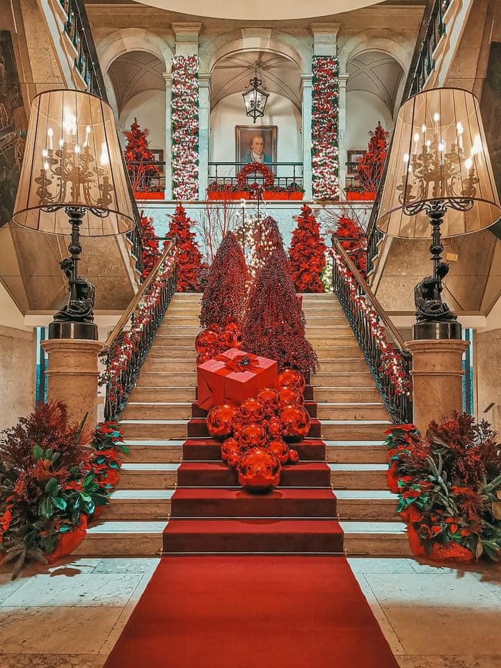 Mais de 100 mil euros para iluminações de Natal? Câmara Municipal de Setúbal nega acusação