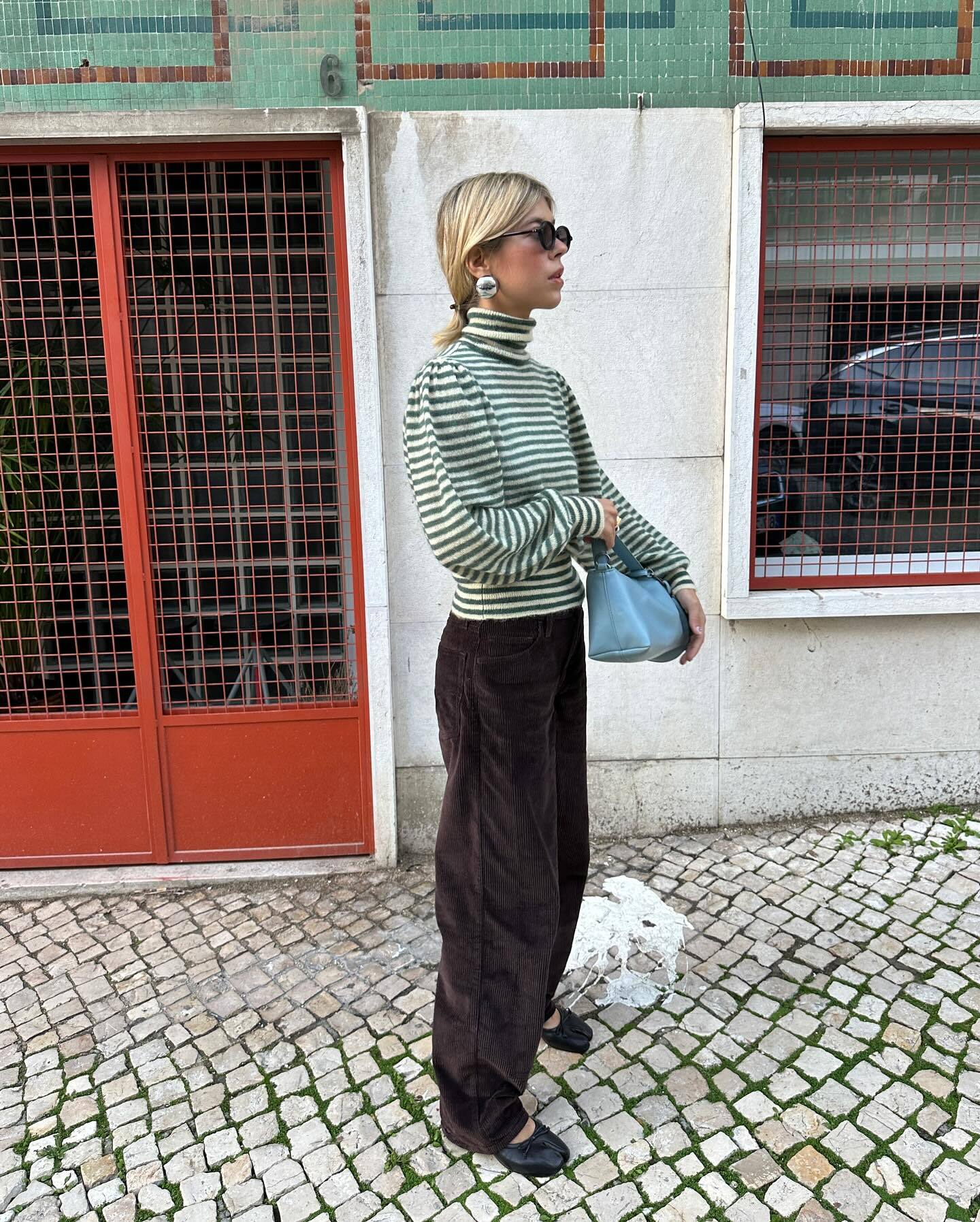 Inês Isaías já tirou as camisolas de gola alta da gaveta. Eis 10 opções para se render a estas peças