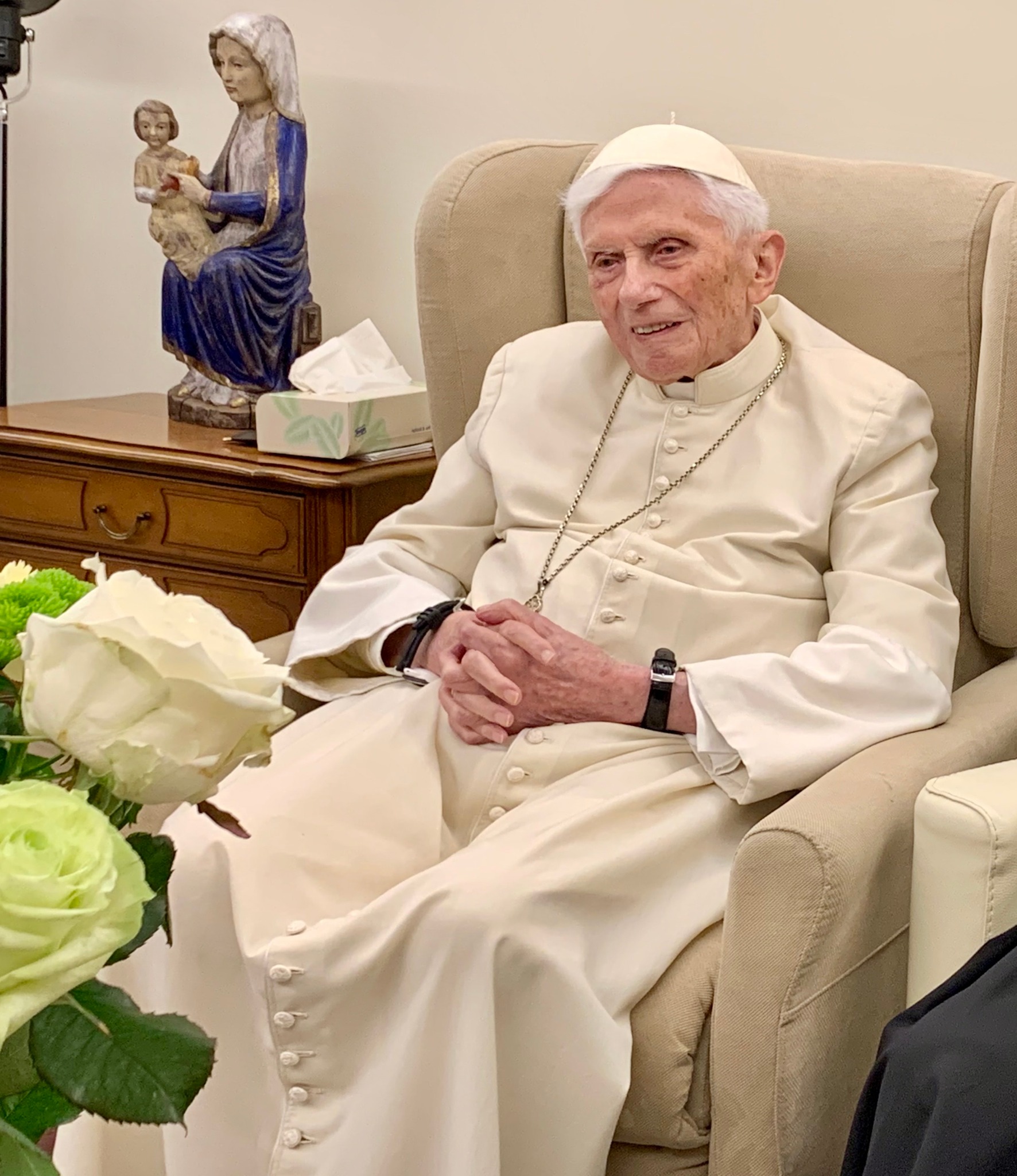 Morreu Bento XVI. Tinha 95 anos e foi o papa mais velho da História