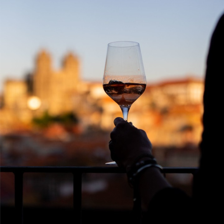 Rooftop Flores. Os novos menus para almoçar com vistas incríveis para o Porto