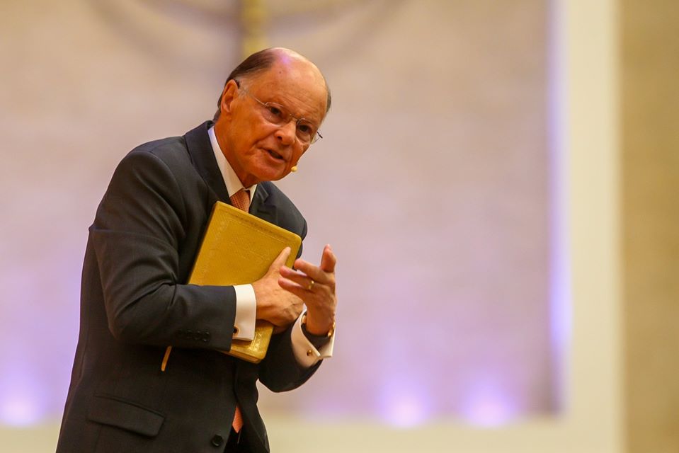 COVID-19. Líder da IURD diz aos brasileiros que não se preocupem com o coronavírus e que a culpa é dos media