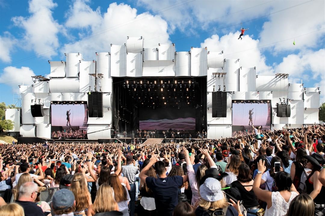 Desespera com as filas para comer e beber nos festivais? No Rock in Rio, não vai ter de esperar