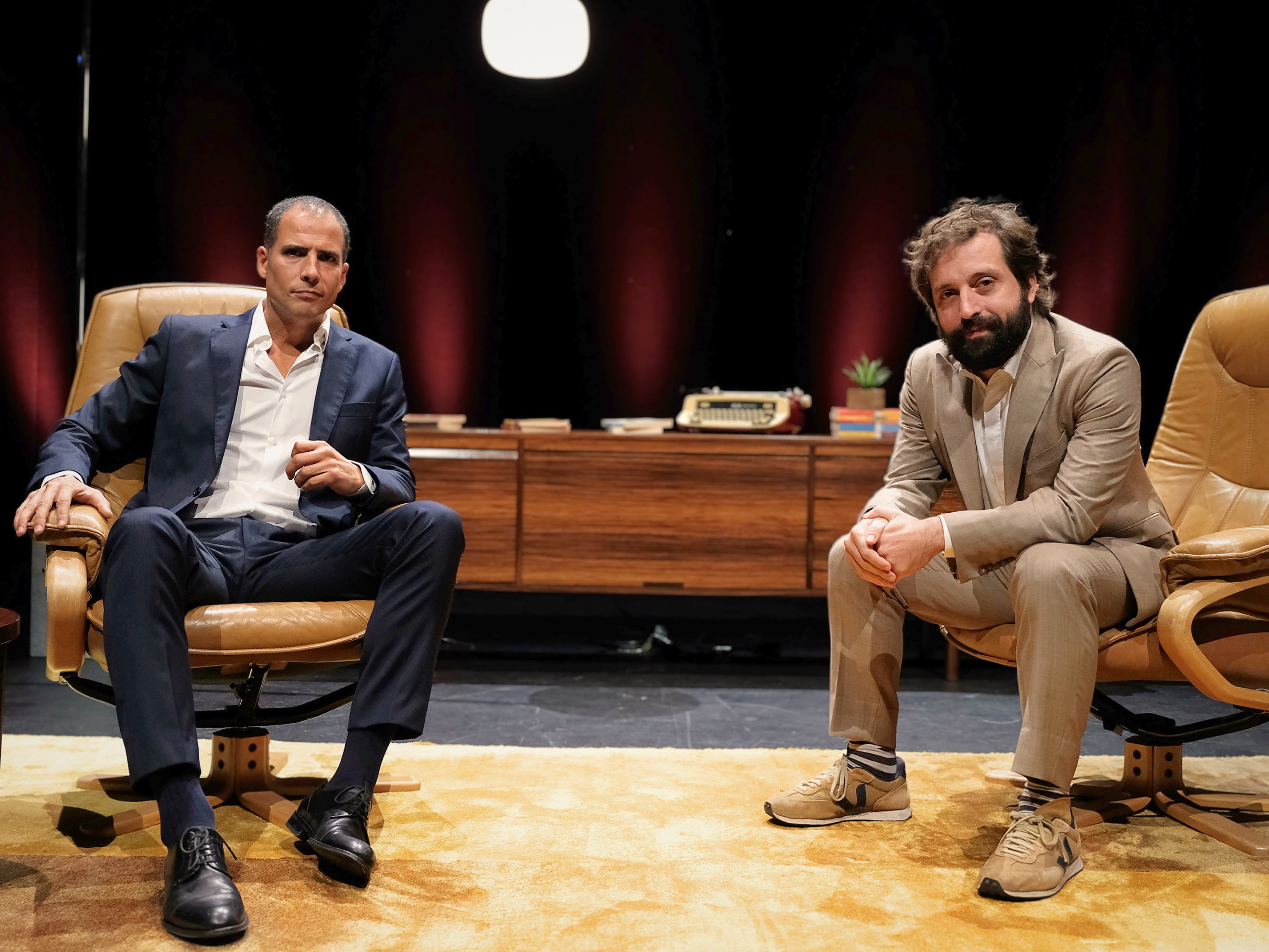 Há mais uma oportunidade para ver Ricardo Araújo Pereira e Gregório Duvivier ao vivo. Saiba quando e onde