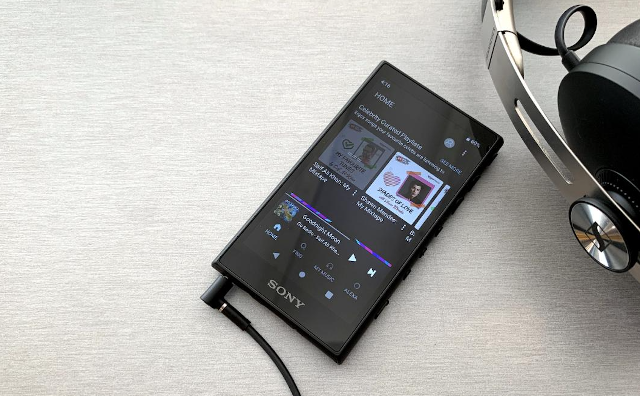 O Walkman da Sony voltou em força e o novo modelo é uma espécie de smartphone com apps