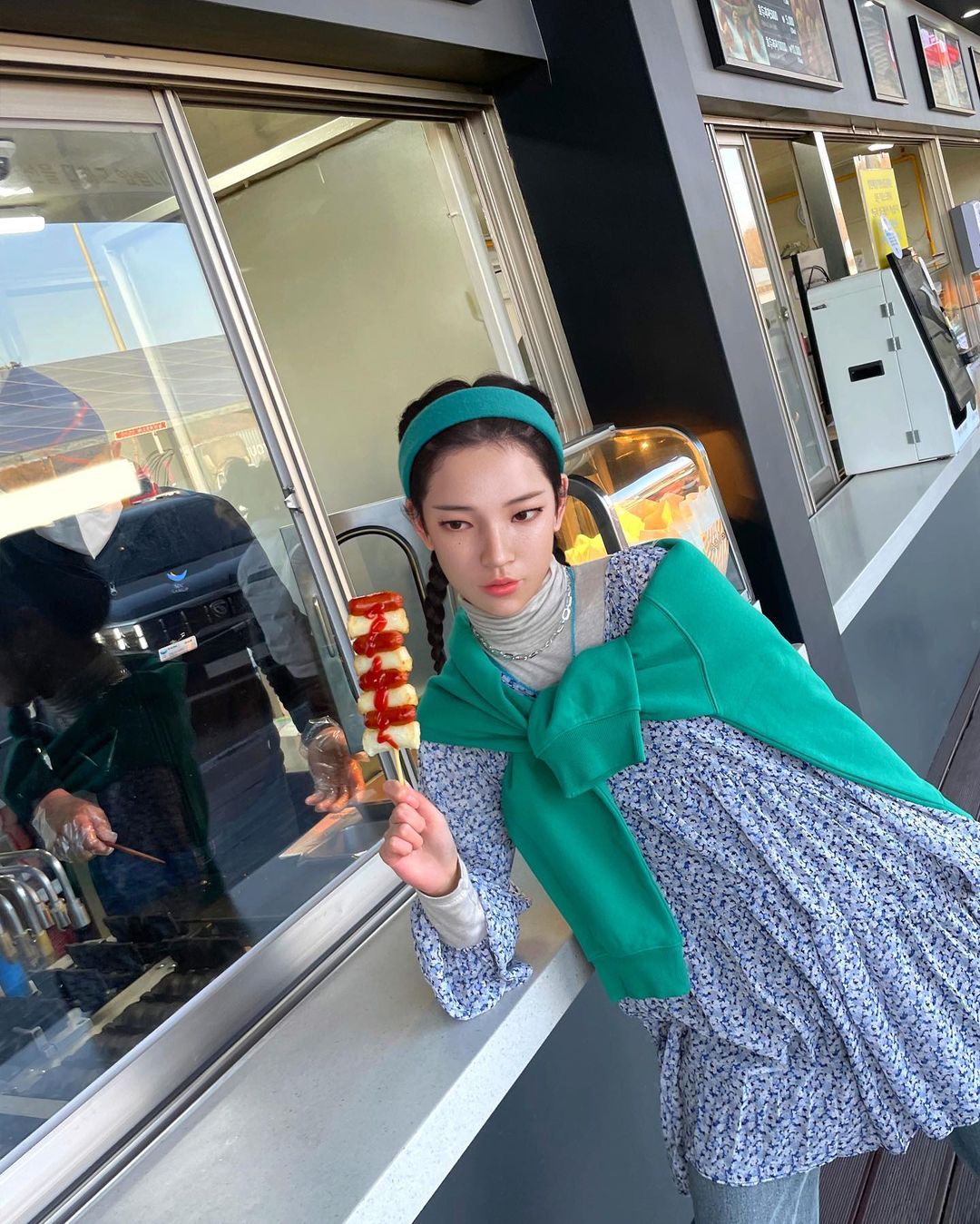 Esta influenciadora sul-coreana tem milhares de seguidores. Mas não é uma pessoa