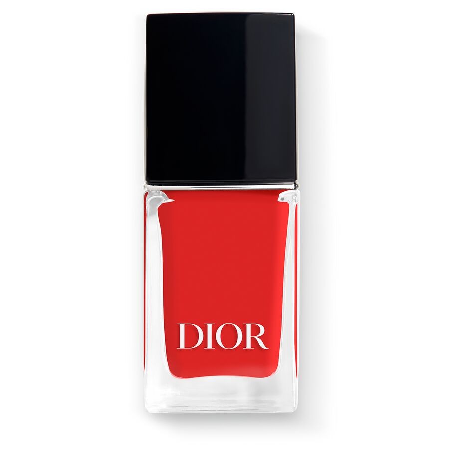Dior, Rouge Dior Vernis, na cor 999 rouge
