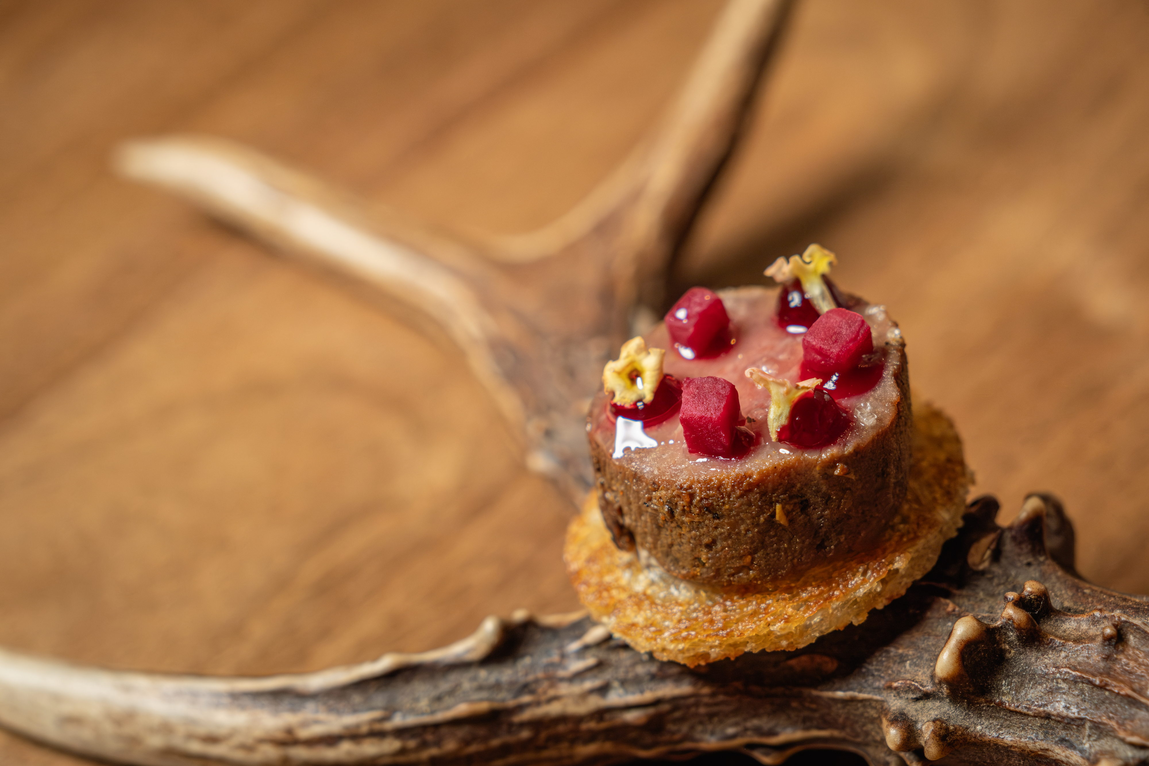 Pão depois da sobremesa, palpites e um belo par de cornos. Foi assim o nosso almoço no melhor enoturismo do País