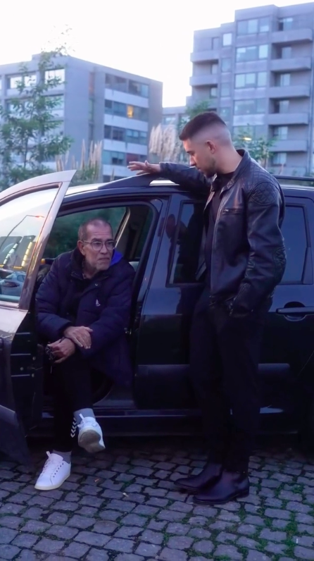 Influencer angaria dinheiro para sem-abrigo. Autarquia diz que homem recusou proposta de habitação