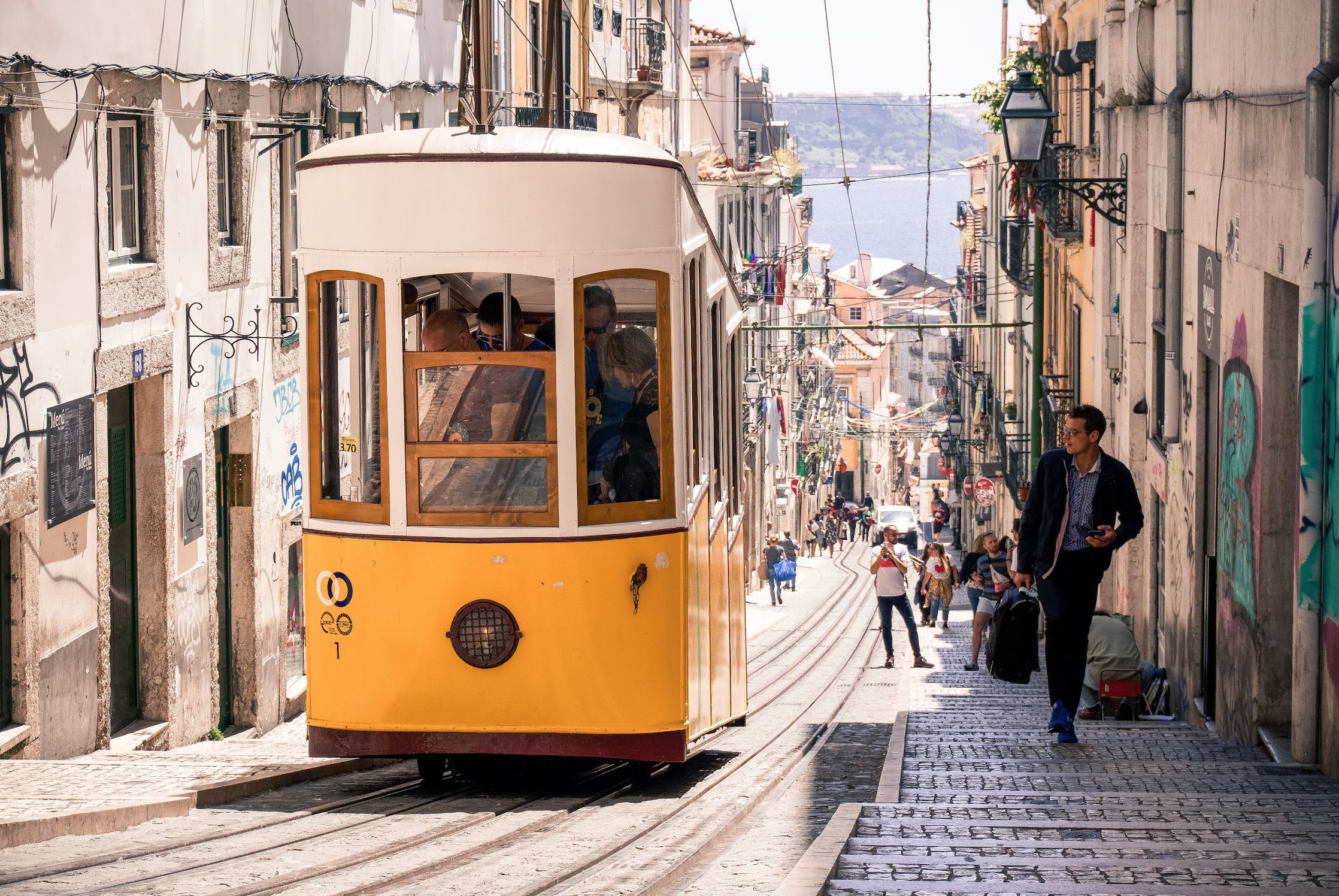 Ascensor da Bica vai parar a 4 de novembro