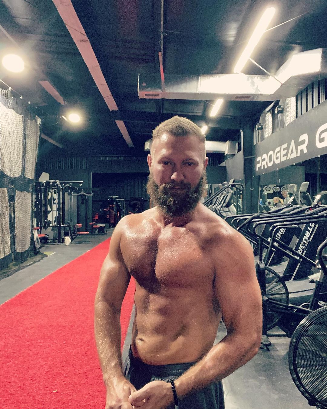 Pai de 3 filhos participou num campeonato de sexo. “Estou a viver o sonho de todos os homens”