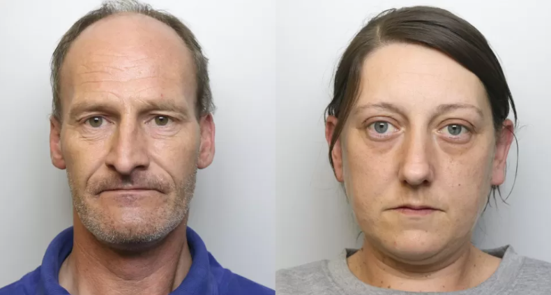 Jovem de 16 anos dependente de cadeira de rodas foi encontrada morta e coberta de larvas. Pais foram acusados