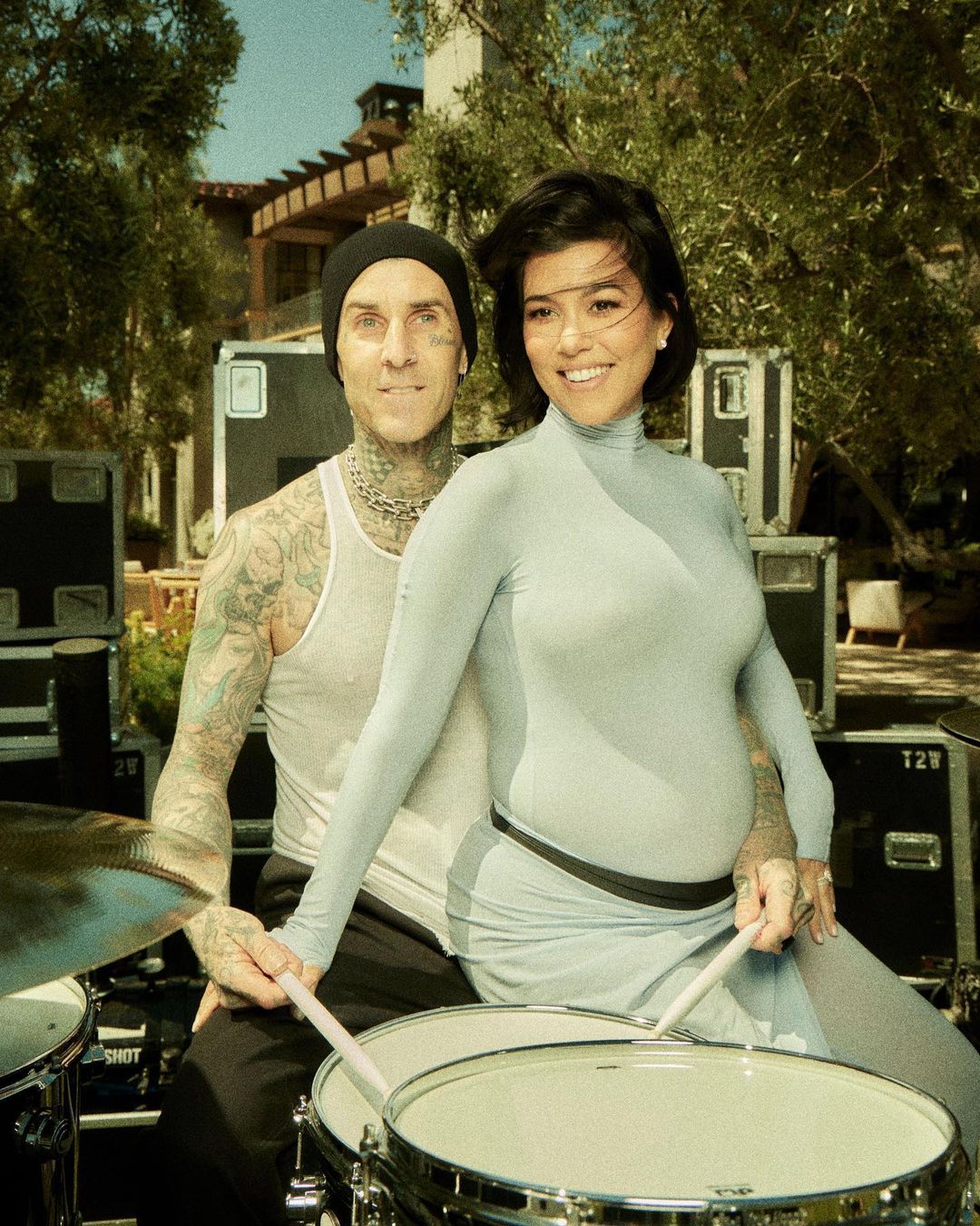Depois de um susto durante a gravidez, Kourtney Kardashian e Travis Barker já foram pais