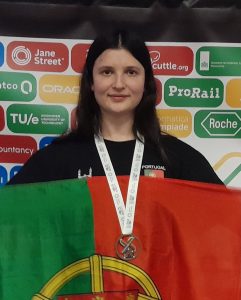 Ostras, montra de peixe à antiga e o belo do prego. O Fysh é o novo spot da cidade com as delícias do mar