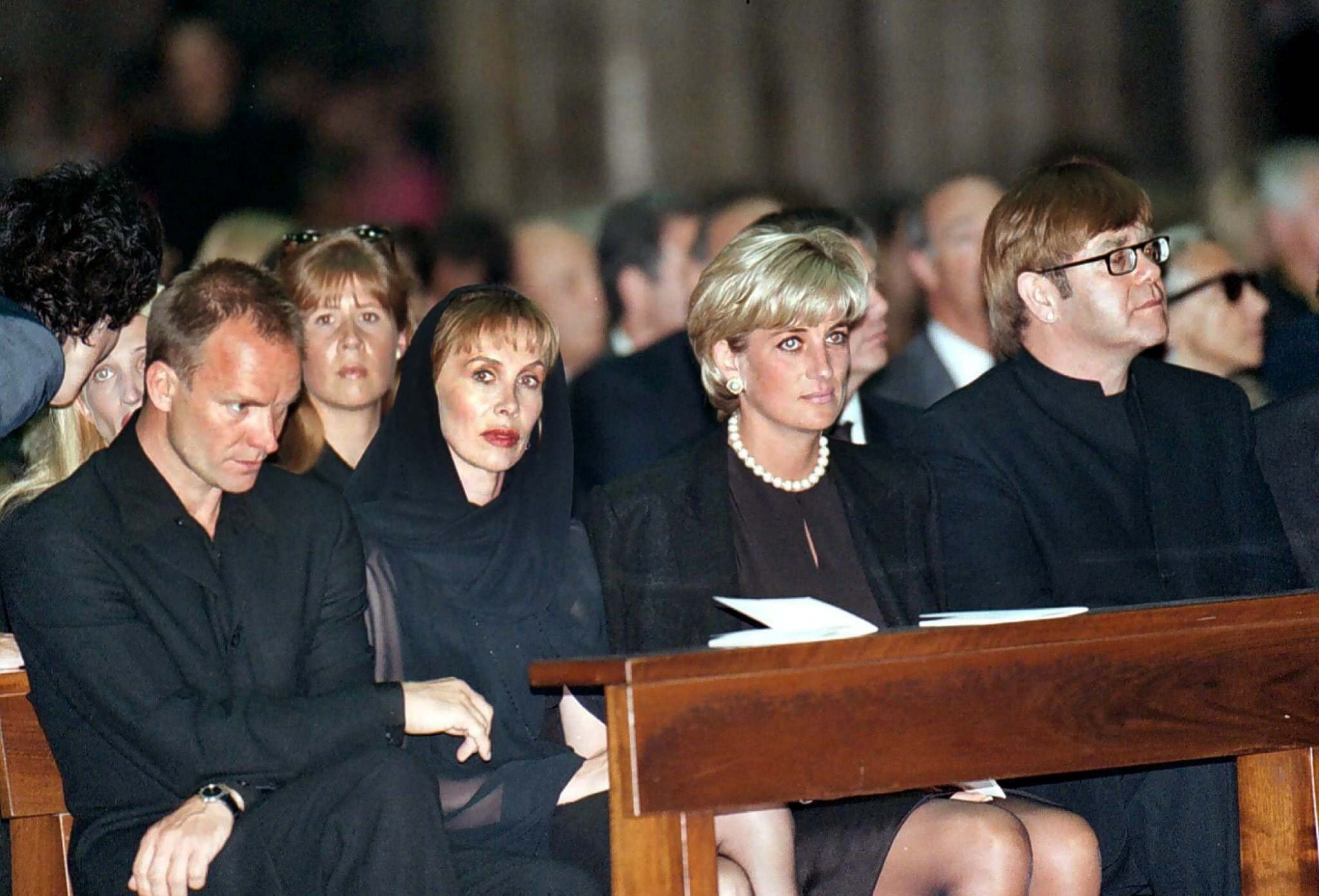 “Achas que vão fazer aquilo comigo?”, perguntou Diana após morte de Versace