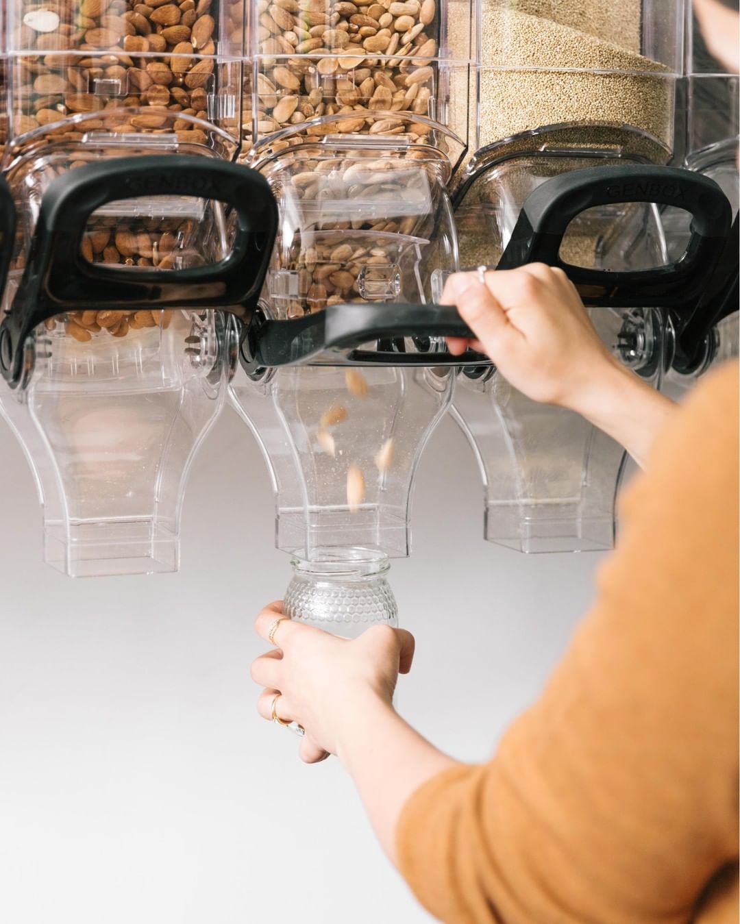 É fã de comprar a granel? Já o pode fazer na loja sustentável de Catarina Barreiros