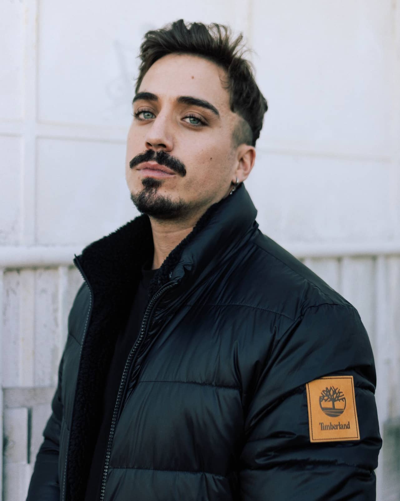 Diogo Martins fala sobre relação com Aurea. “Não é por ser minha namorada, mas ela é brilhante”