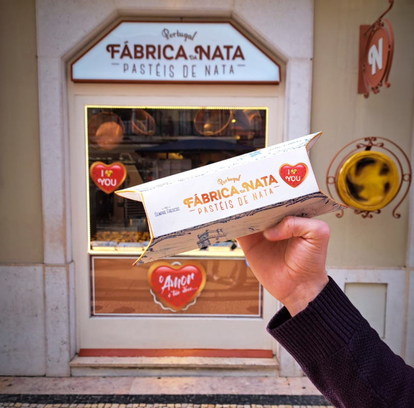 Temos o plano ideal para o Dia dos Namorados: Pastéis de nata, vinho do Porto e um menu à borla