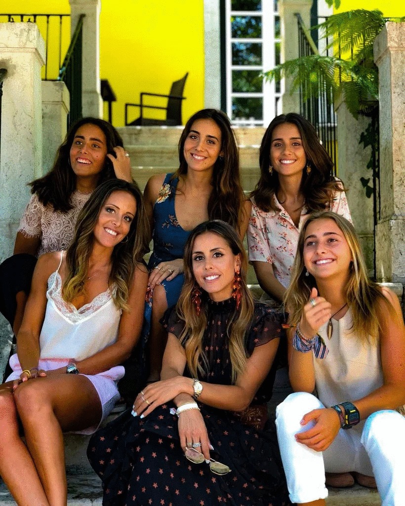 Longe dos holofotes ou juntos em palco. Os irmãos das celebridades portuguesas