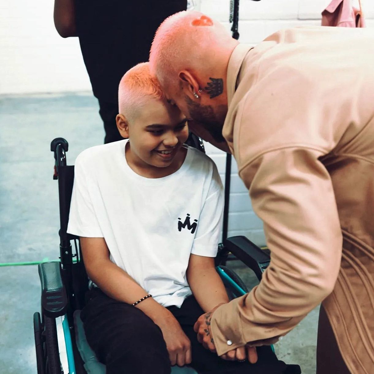 Maluma chora a morte de “irmão mais novo”. “Lutámos até ao final mas o melhor foi o seu descanso”