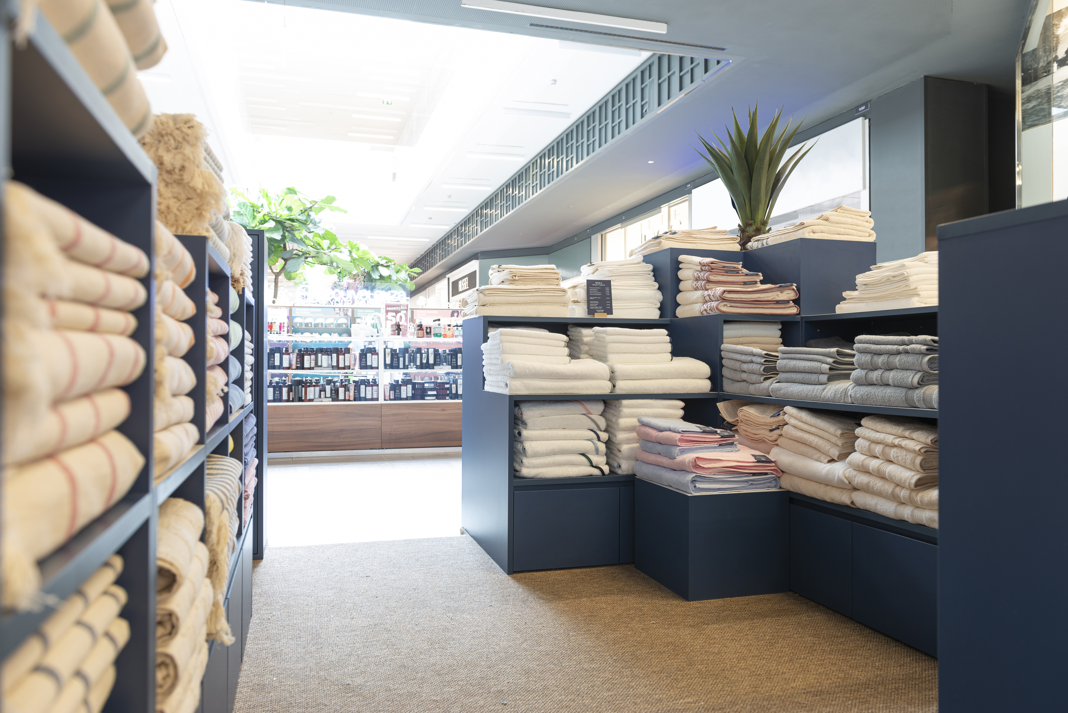 Precisa de toalhas lá para casa? As icónicas da Torres Novas já chegaram aos centros comerciais