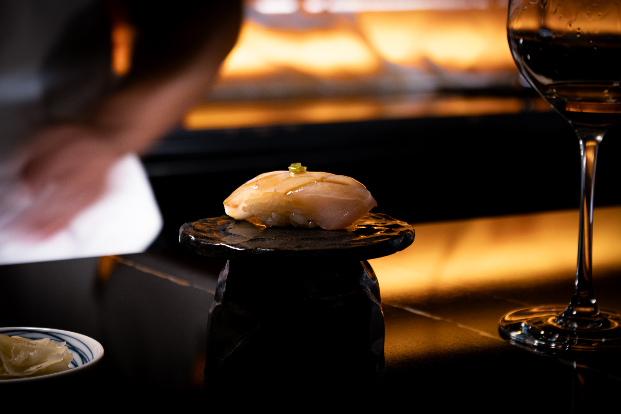 Ficámos nas mãos do chef ao balcão do Mattë e tivemos o melhor jantar japonês de sempre