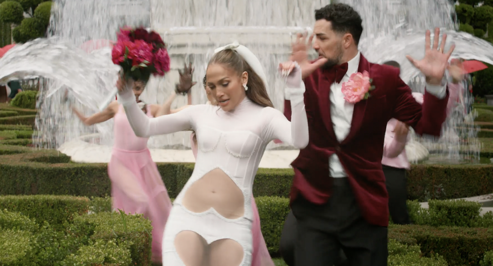 JLo lança primeiro single do novo álbum (e ficámos rendidos aos vestidos do videoclipe). Veja os modelos