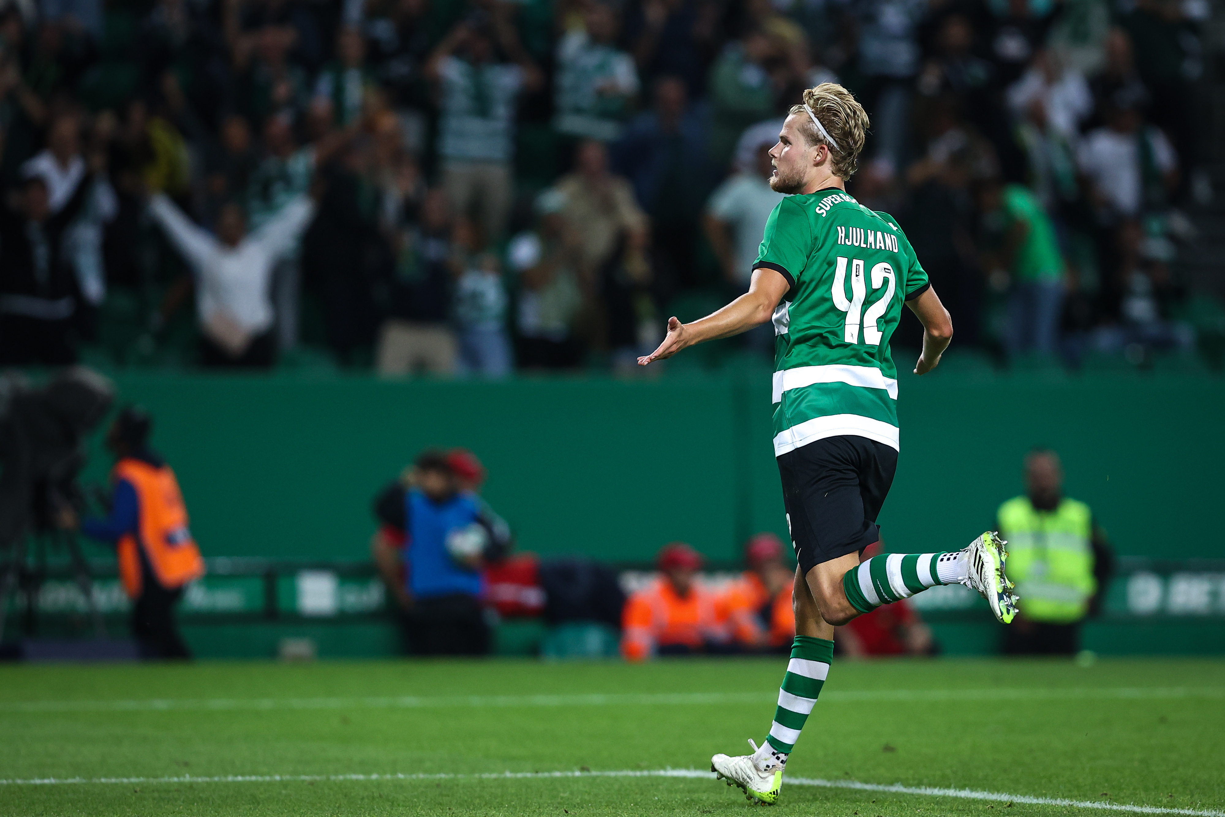 Sporting vence Moreirense e chega-se à frente, Sporting