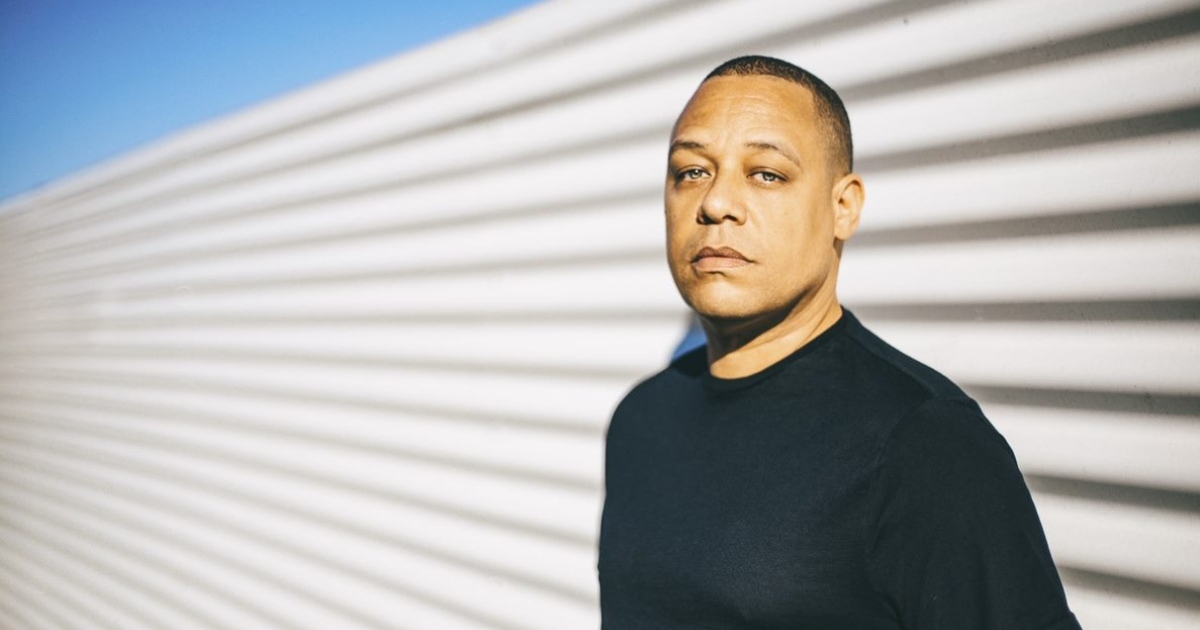 A nova canção “luminosa e positiva” de Carlão já é viral, em tempos de medo e incerteza