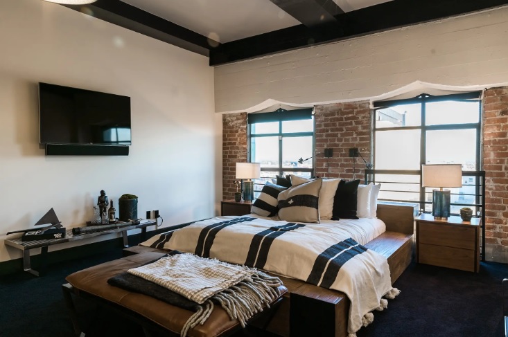 A penthouse onde viveu Johnny Depp e Amber Heard foi colocada à venda após o julgamento