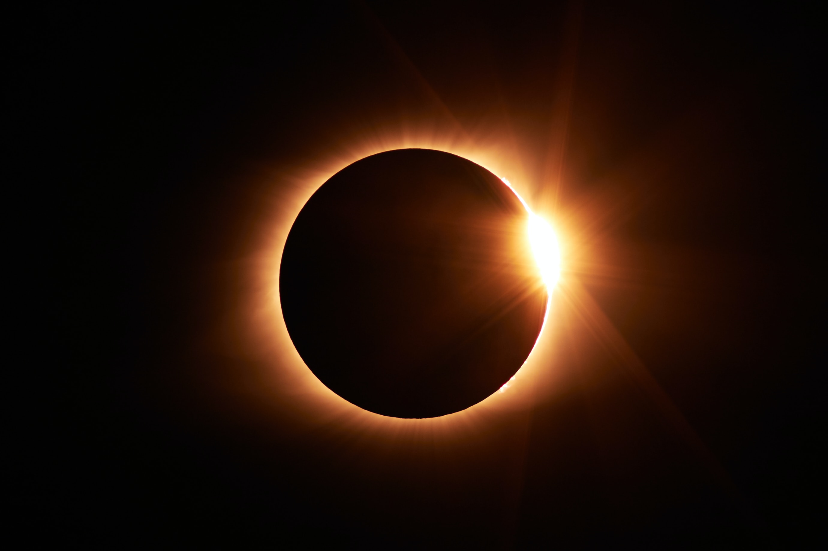 Este sábado vai acontecer um eclipse solar (e lua nova em Balança). O que significa?