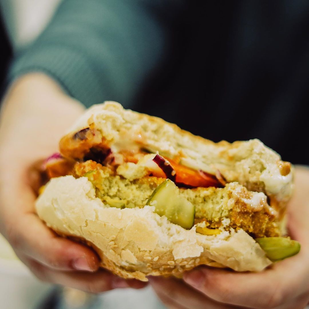 Mother Burguer. Aqui os hambúrgueres são vegan, mas gulosos
