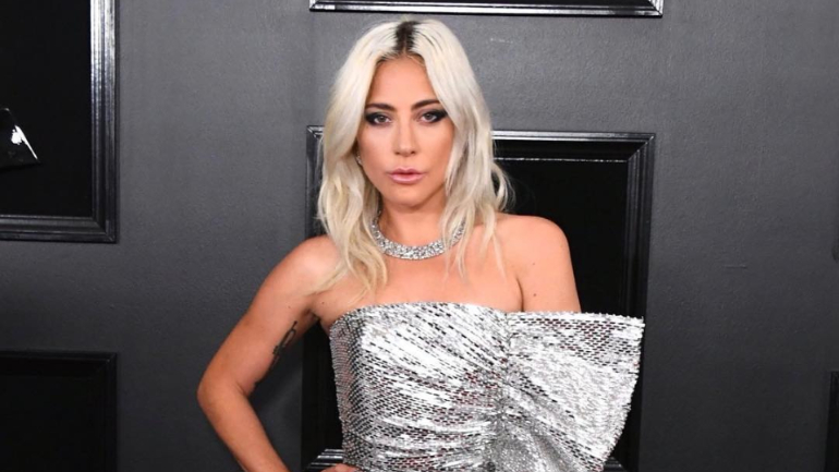 Lady Gaga fala sobre a importância da maquilhagem. “Nunca me senti bonita”
