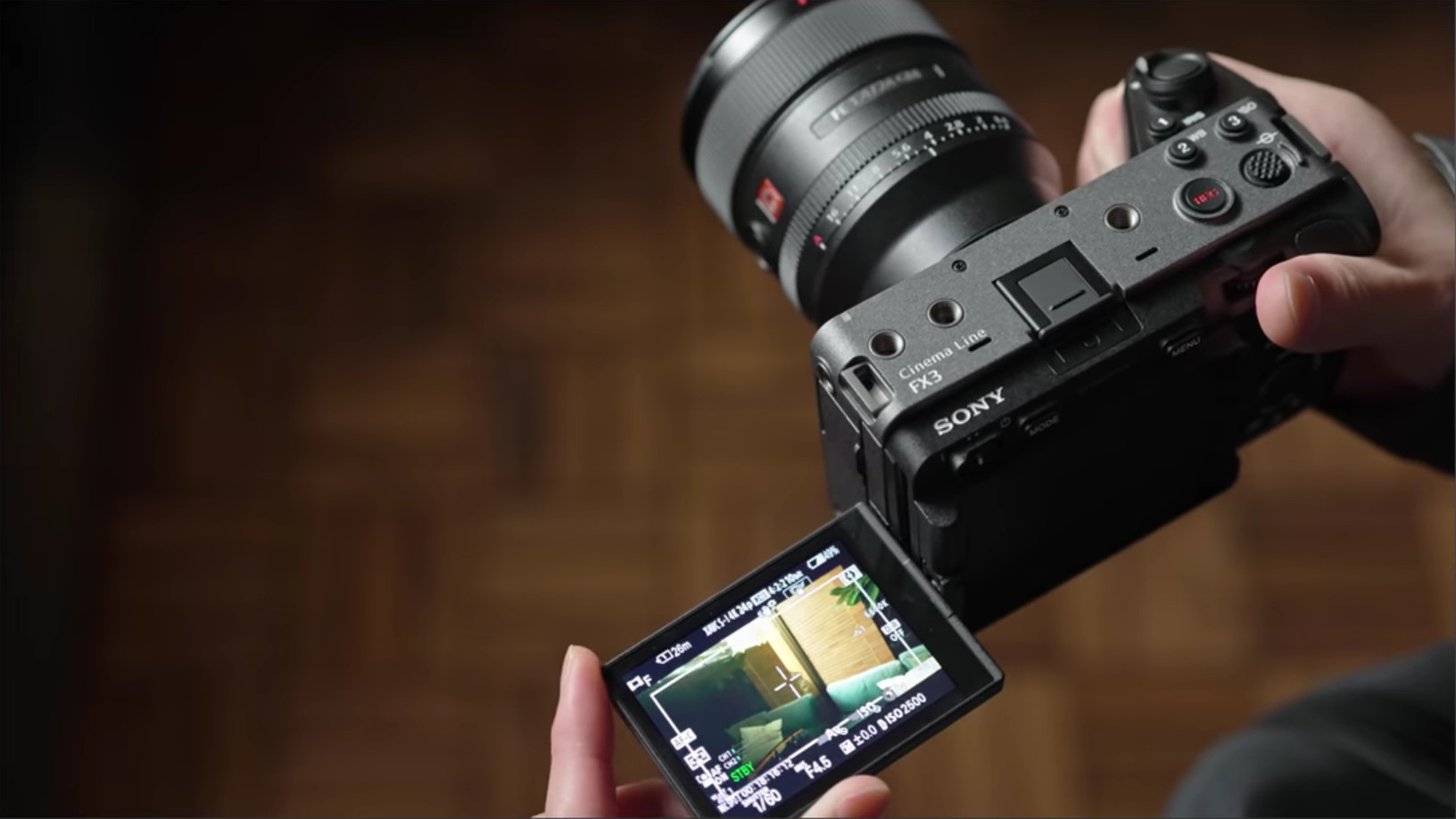 Nova câmara Sony FX3 promete detalhes cinematográficos aos criadores de  conteúdos - Computadores - SAPO Tek