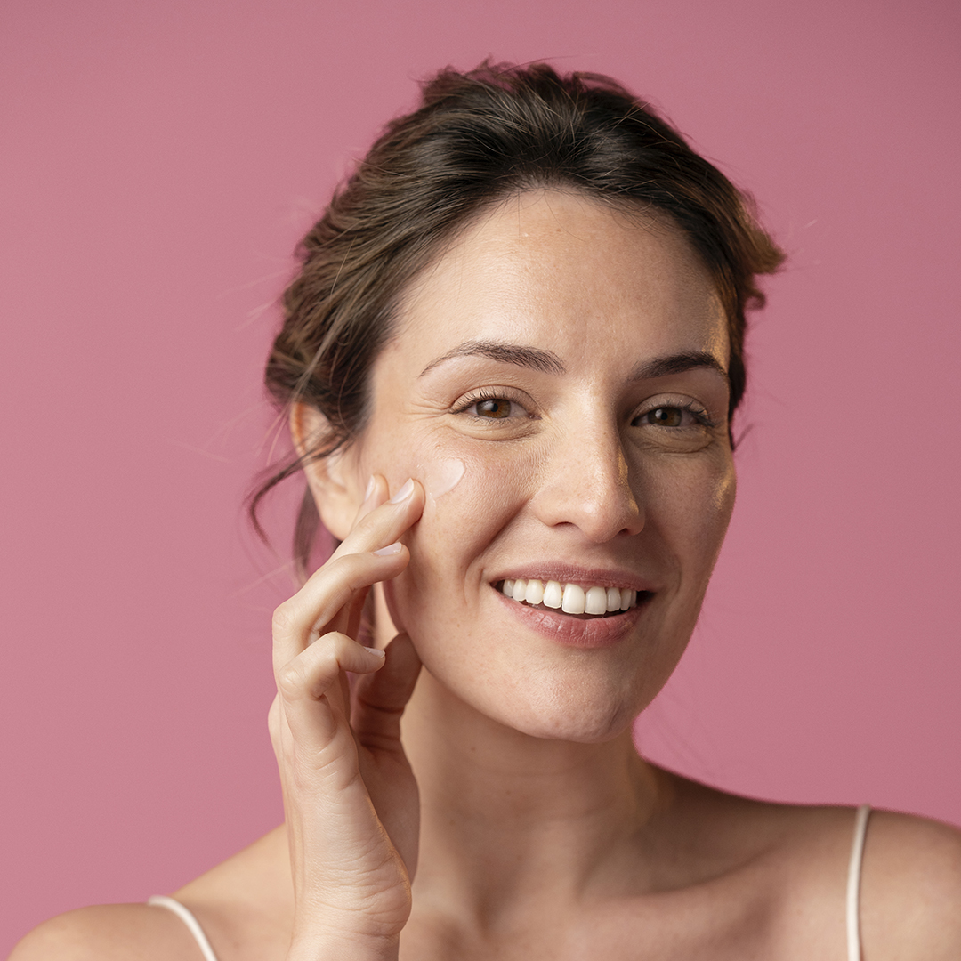 Não consegue colocar nada na cara sem ficar toda vermelha? Esta nova gama resolve-lhe o problema