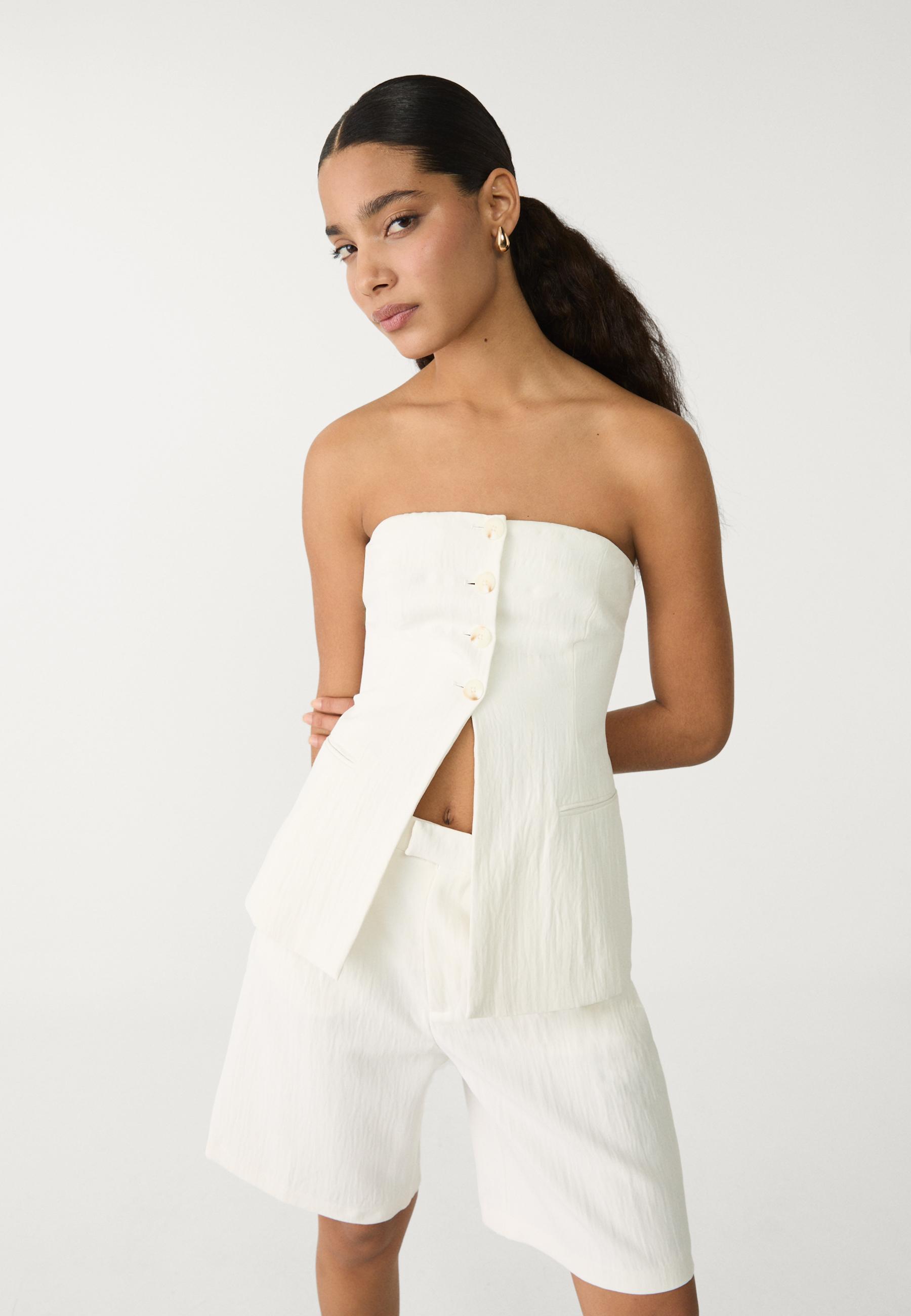 Stradivarius tem um novo top muito parecido ao viral da Zara (e que está sempre esgotado)