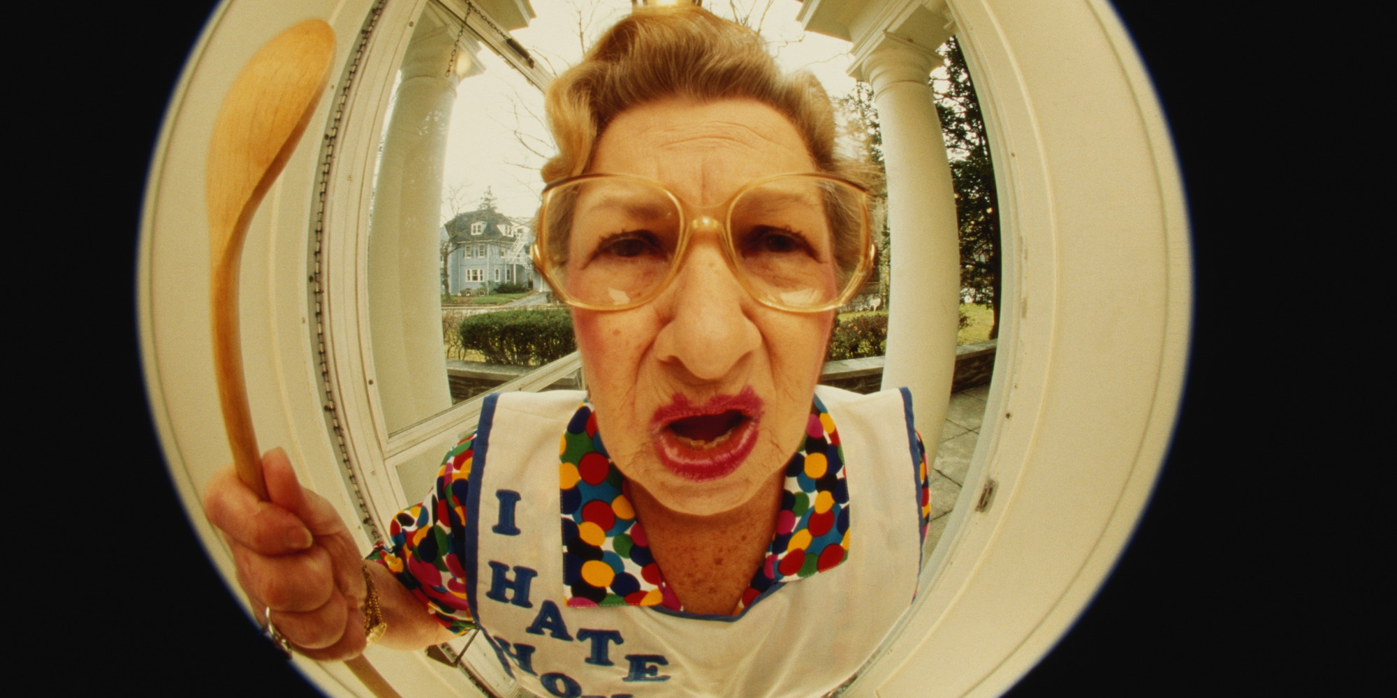 Os meus sogros estão a acabar com o meu casamento. O que é que eu faço?