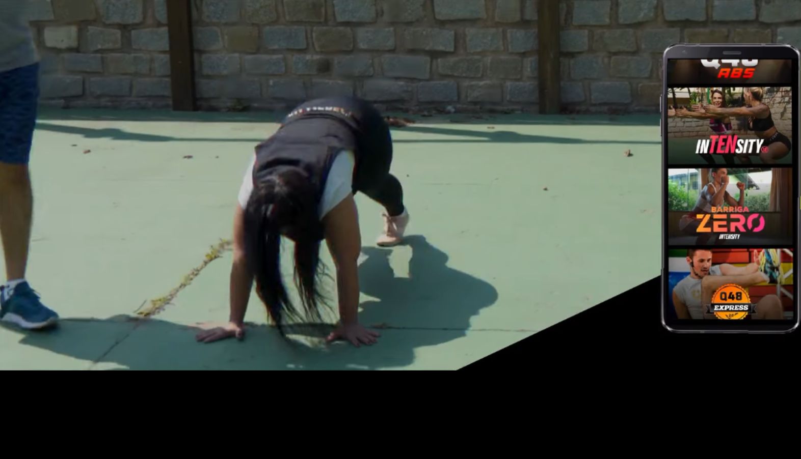 Sem tempo para ir ao ginásio? Pode sempre treinar 2 minutos em casa (e não mais de 15)