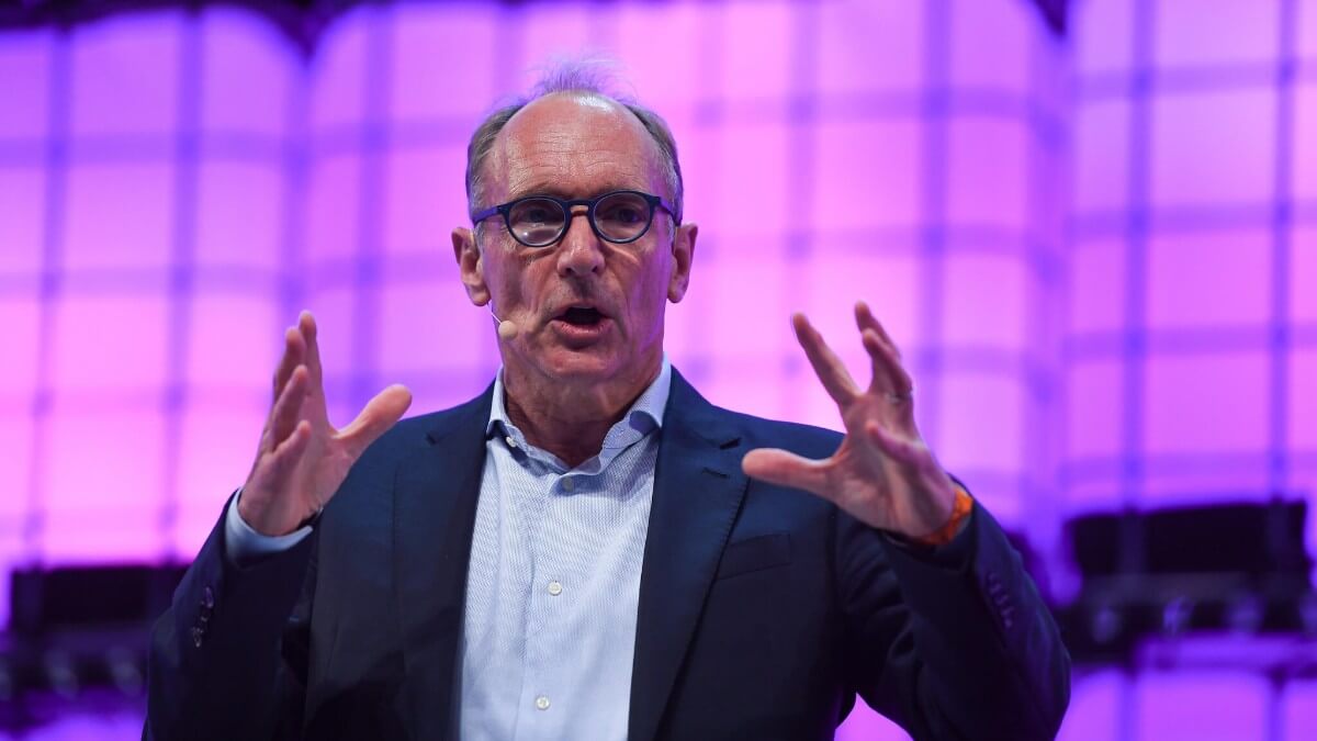 Ainda vale a pena lutar por uma Internet livre? “Pai” da World Wide Web acredita que sim