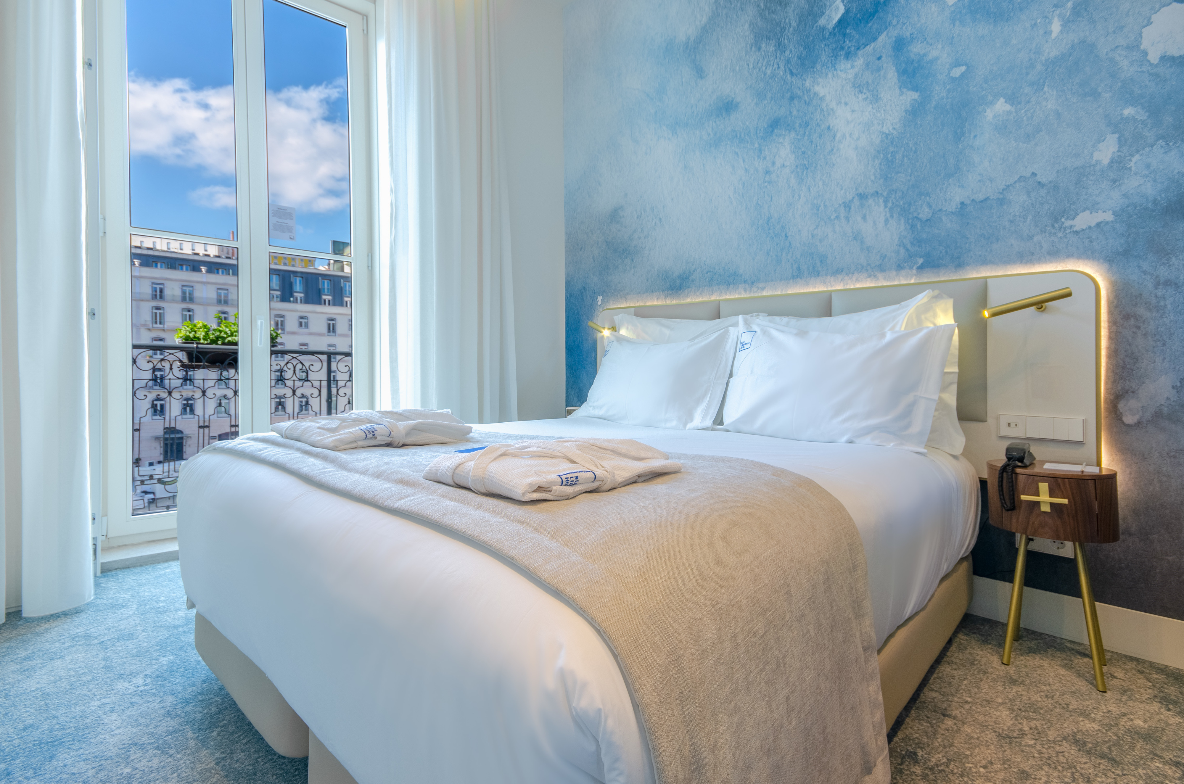 O céu azul de Lisboa foi engolido pelo Blue Liberdade Hotel e nada disto é mentira