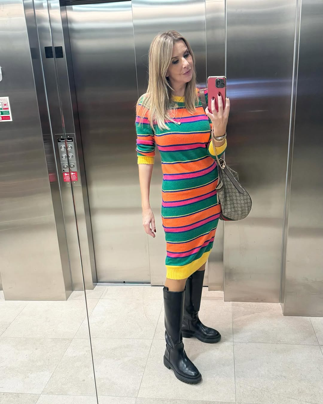 Faça como A Pipoca Mais Doce e aposte em vestido às riscas. Temos sugestões desde 19,99€