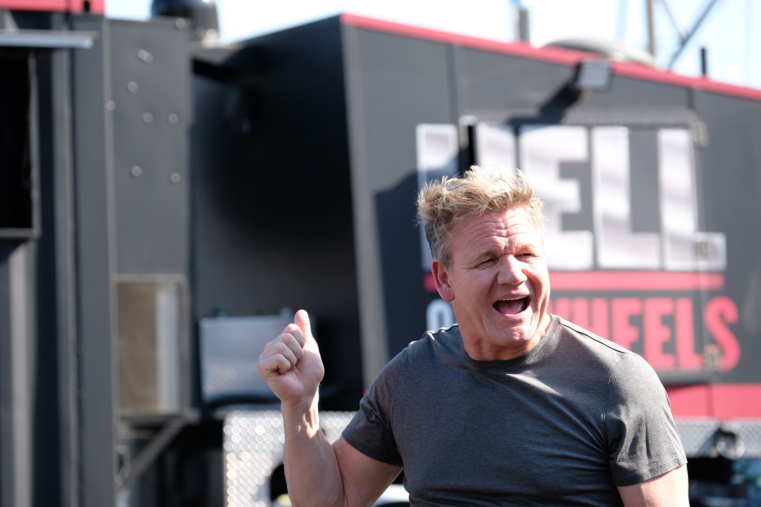 Gordon Ramsay está de volta para aterrorizar os restaurantes. Saiba quando estreia o programa