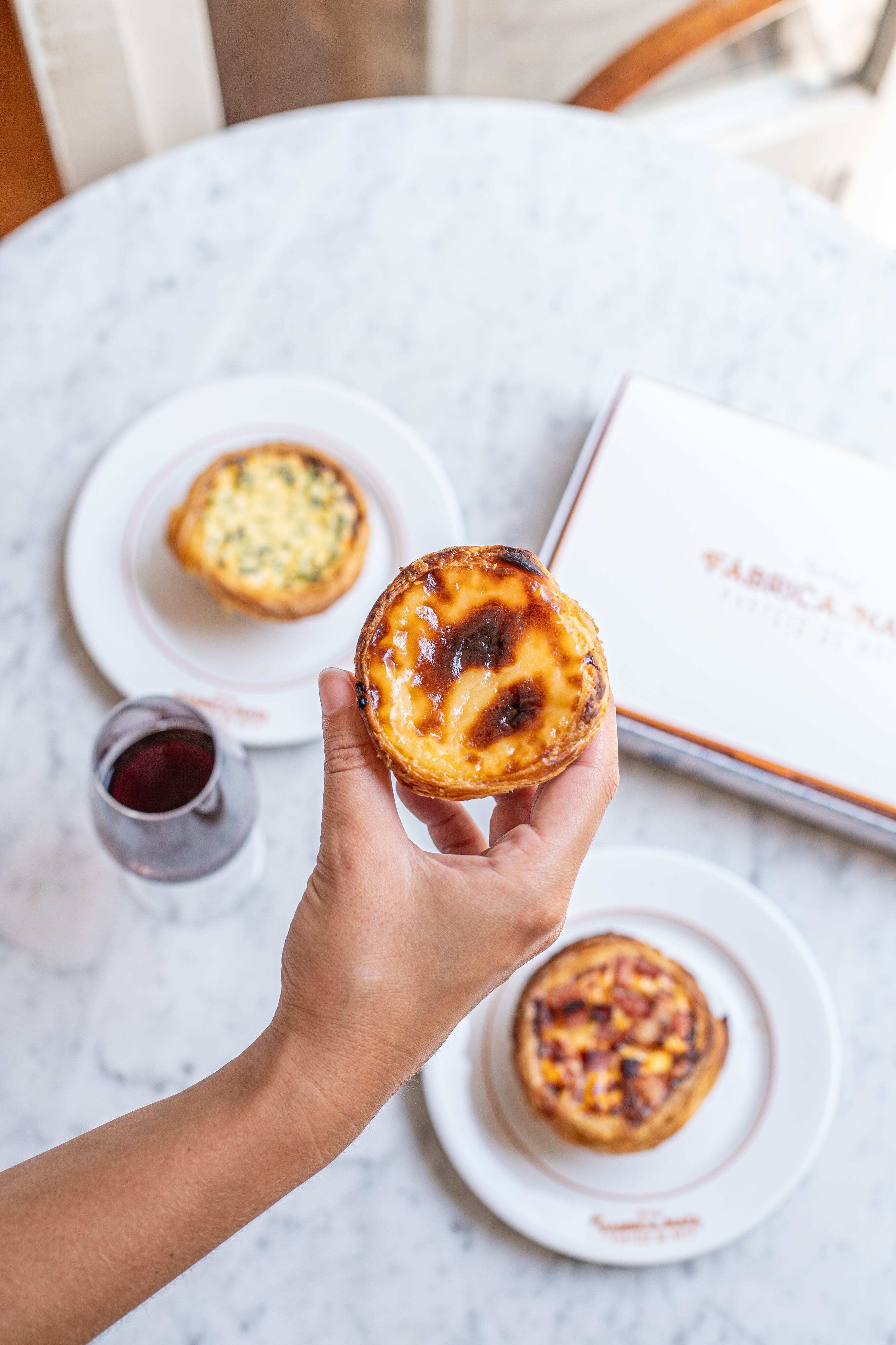 Há uma nova loja d’ A Fábrica da Nata no Porto — e vai oferecer pastéis. Saiba tudo