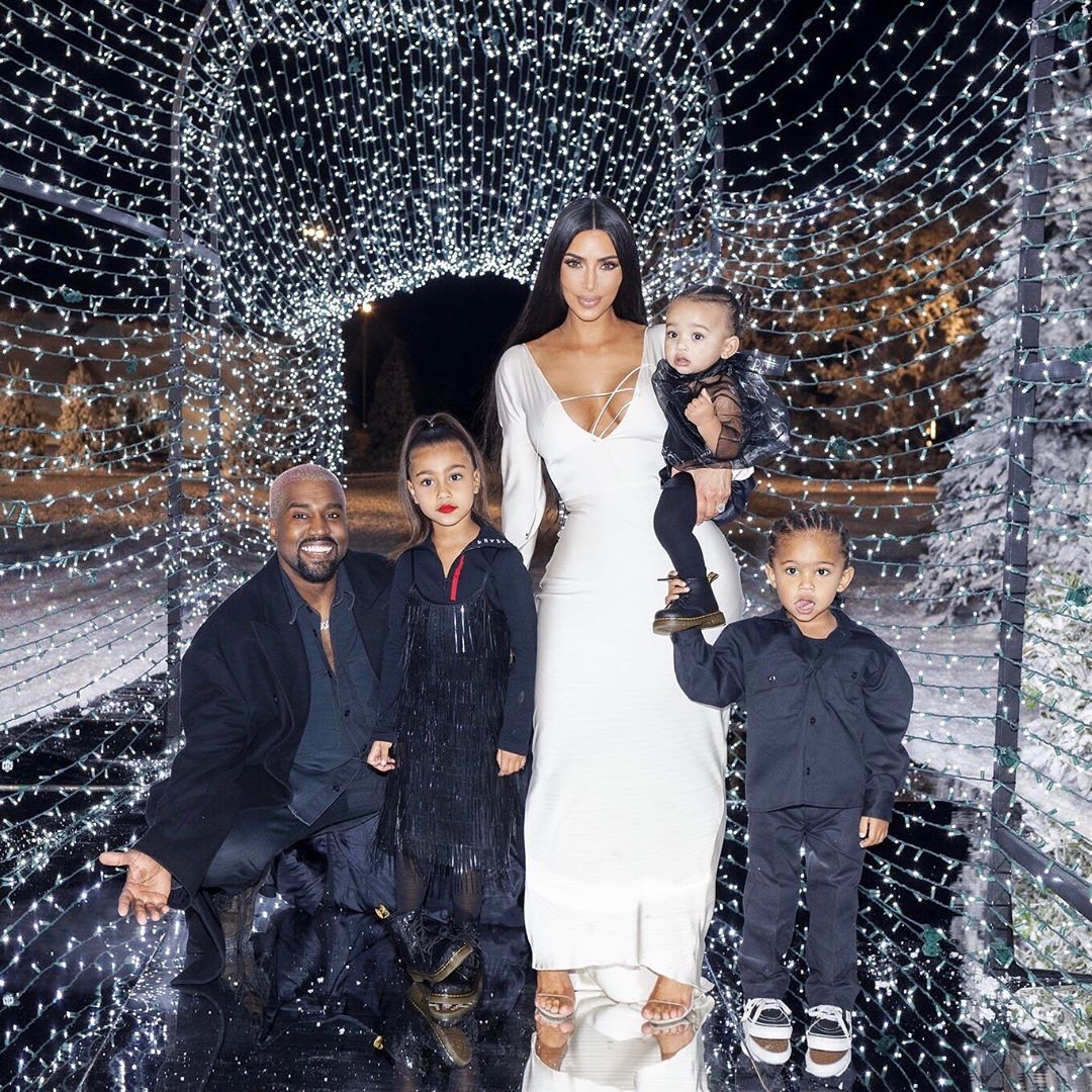 Kim Kardashian volta a recorrer a barriga de aluguer para ter o quarto filho