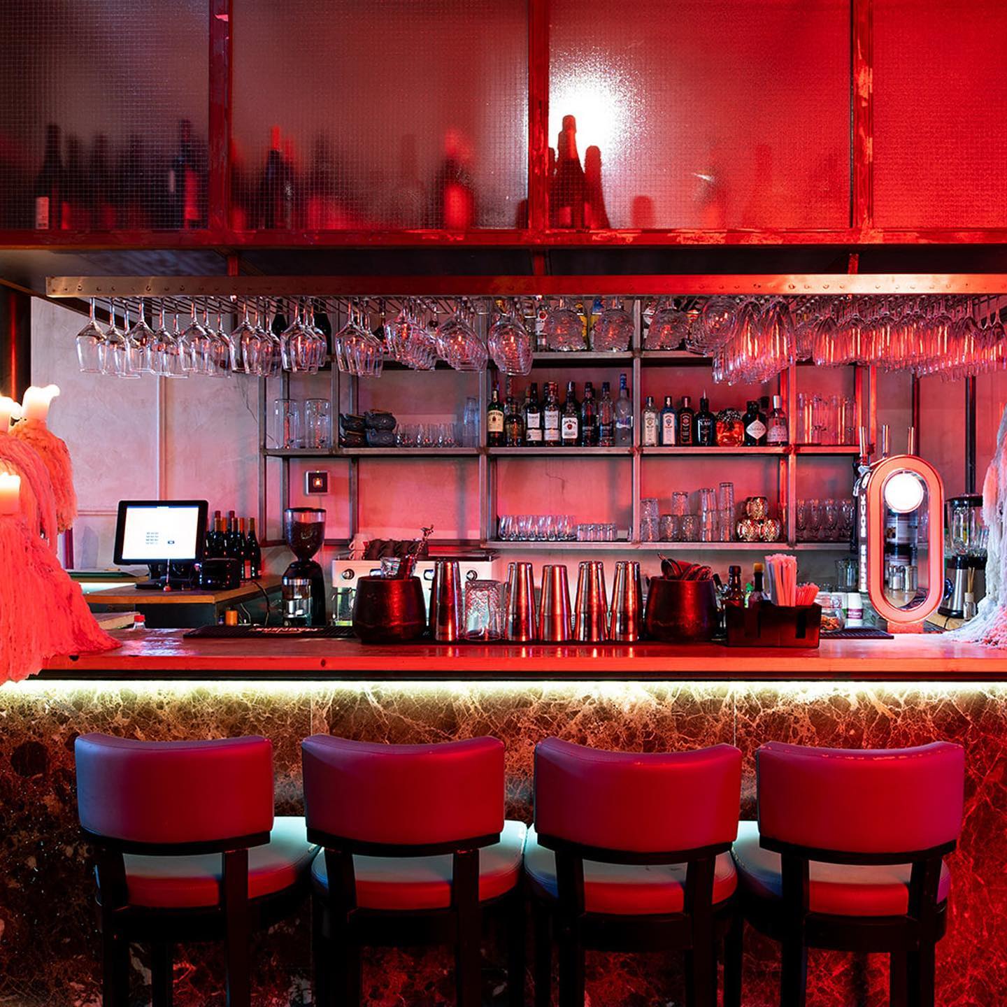 Há um restaurante no Porto que promete uma volta ao Mundo em 80 minutos