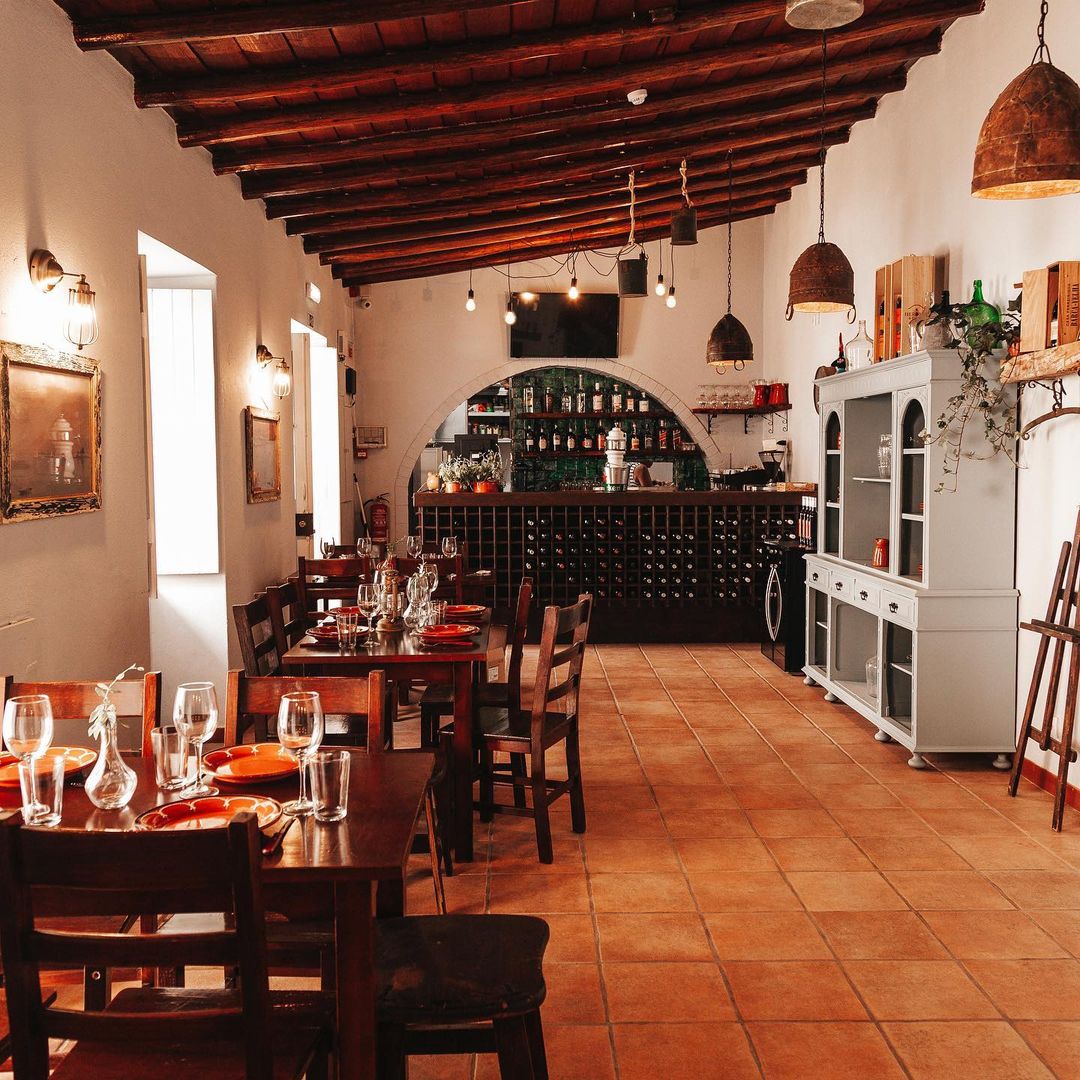 Do arroz de marisco à chouriça assada. No Cantinho, em Faro, a comida sabe a tradição