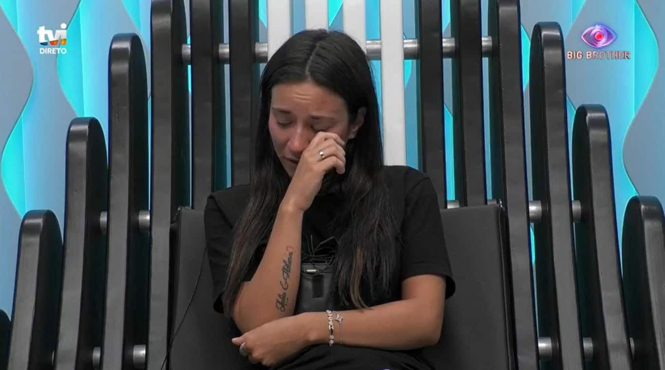 Mãe de Jéssica revoltada diz que a concorrente deixou de ser sua filha, após revelações de toxicodependência