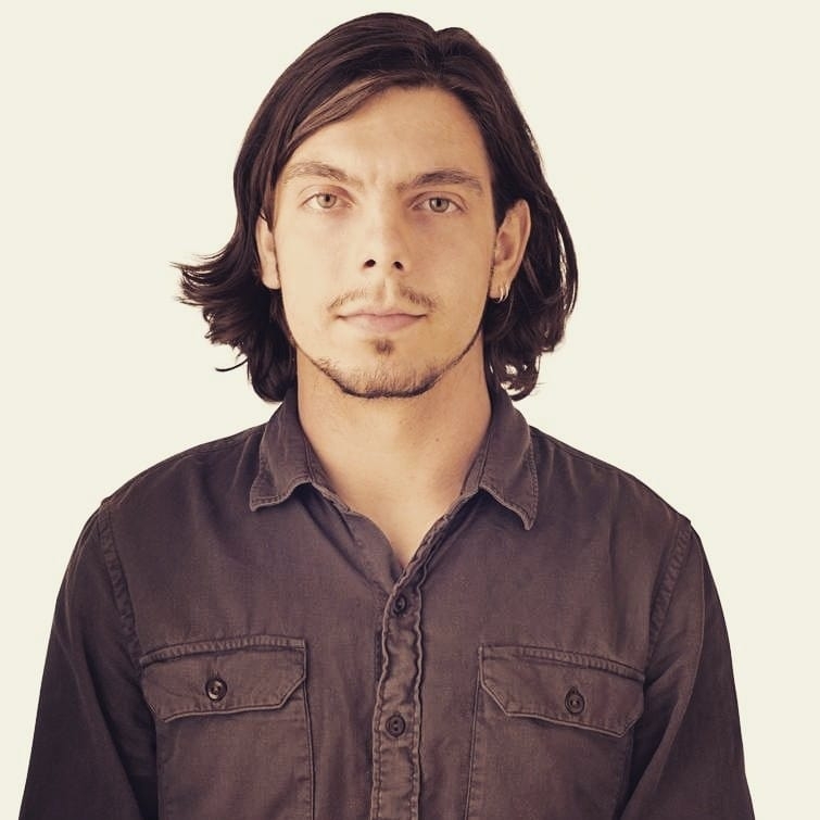 Luís Monteiro, do BE, é acusado de violência doméstica pela ex-namorada. Deputado nega