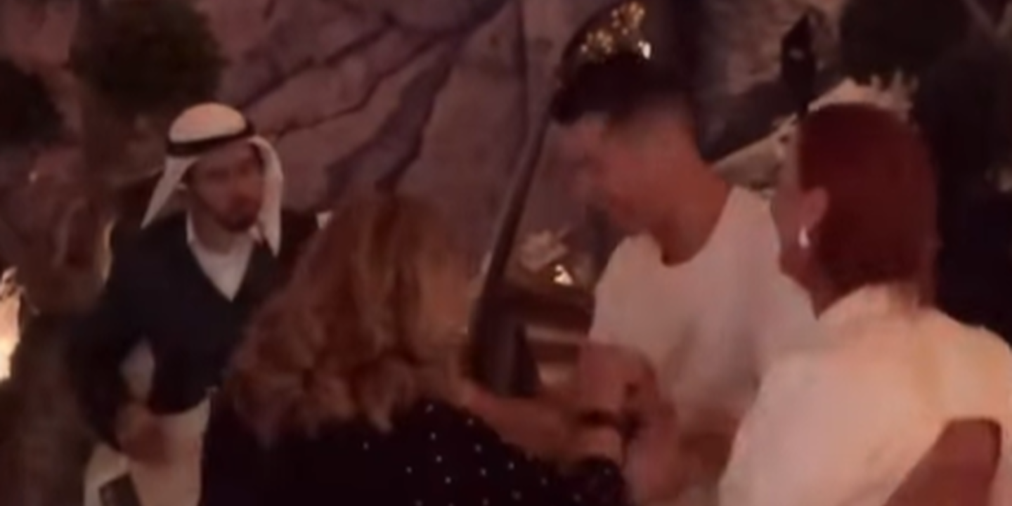 VÍDEO: Ronaldo dançou com a mãe e celebrou com toda a pompa os 40 anos