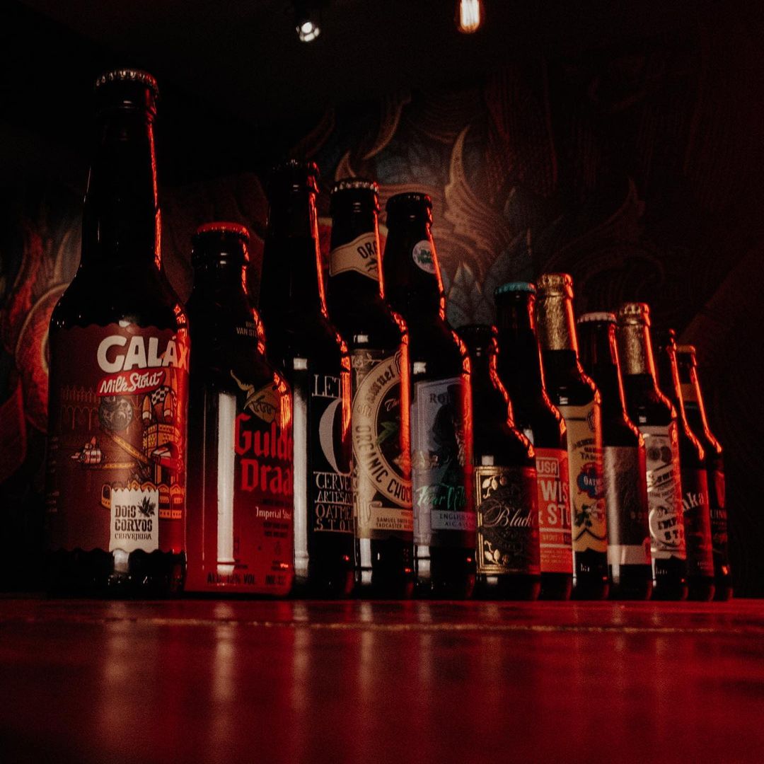 É doido por cerveja? No novo gastropub da Bica, há mais de 150 para provar com petiscos